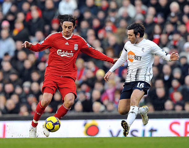 发球台上占 发球台上占